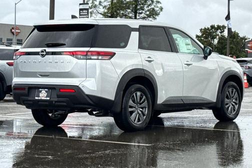 2025 Nissan Pathfinder S FWD