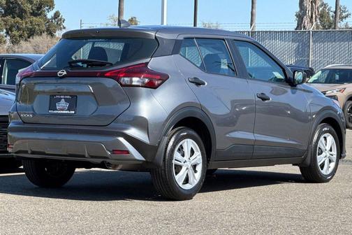 2025 Nissan Kicks S