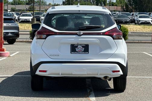 2025 Nissan Kicks S