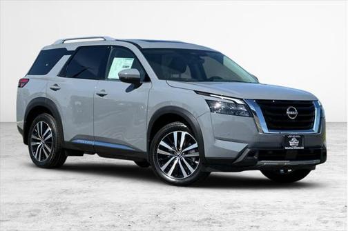 2025 Nissan Pathfinder Platinum 4WD