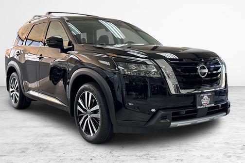 2025 Nissan Pathfinder Platinum 4WD