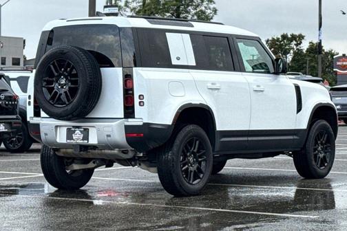 2024 Land Rover Defender 110 P300