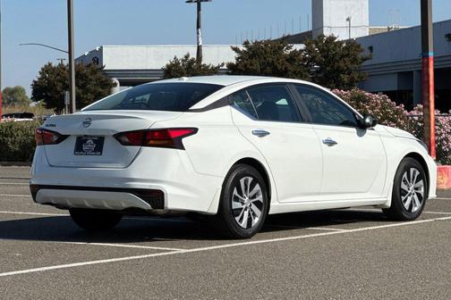 2025 Nissan Altima S FWD