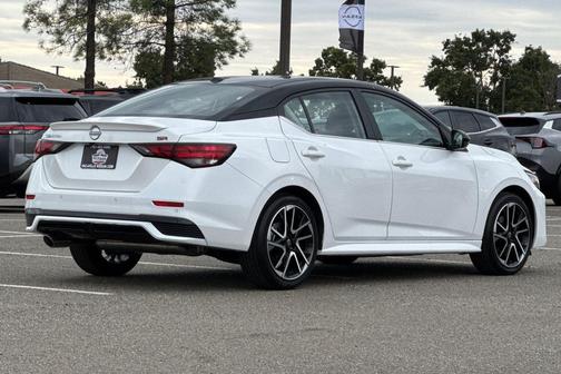2025 Nissan Sentra SR