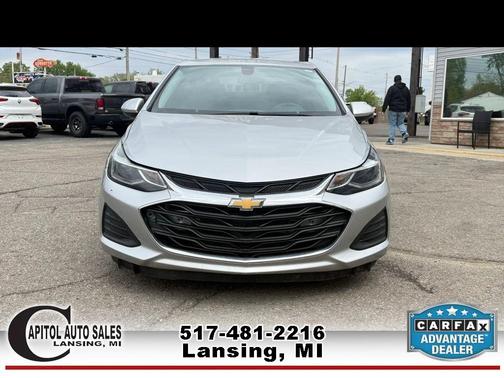 Silver 2019 Chevrolet Cruze LT