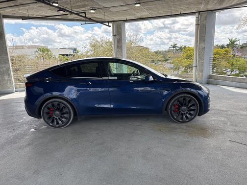 2022 Tesla Model Y Performance Dual Motor All-Wheel Drive