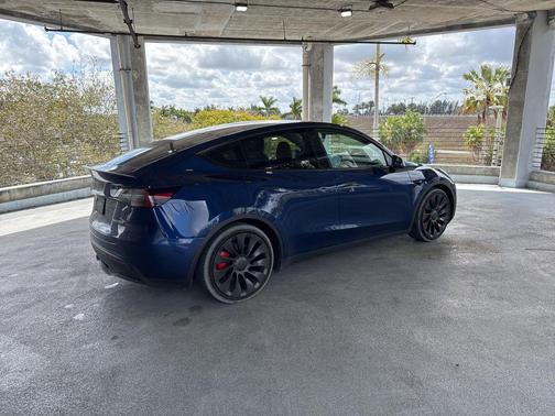 2022 Tesla Model Y Performance Dual Motor All-Wheel Drive