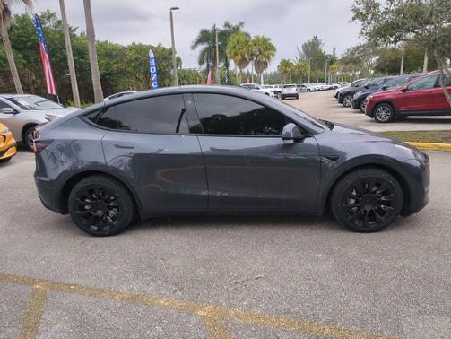 2023 Tesla Model Y Long Range Dual Motor All-Wheel Drive