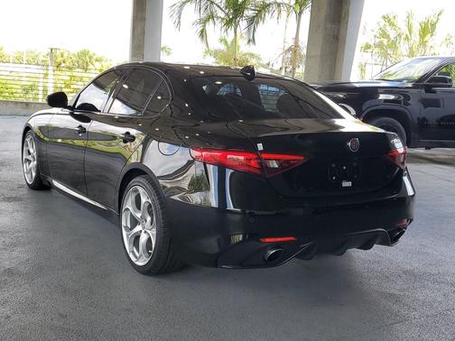 Alfa Black 2019 Alfa Romeo Giulia Ti Sport