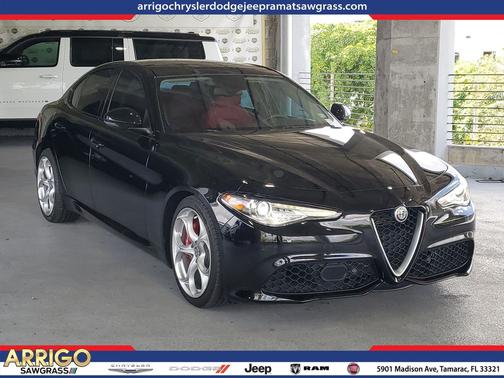 Alfa Black 2019 Alfa Romeo Giulia Ti Sport