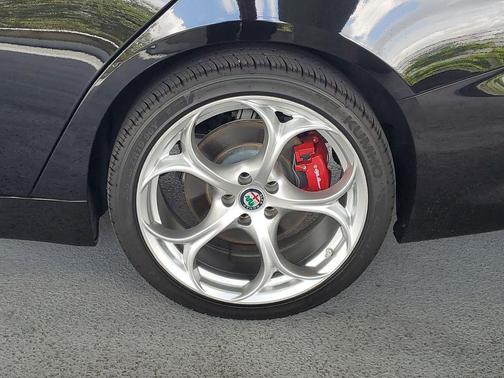 Alfa Black 2019 Alfa Romeo Giulia Ti Sport