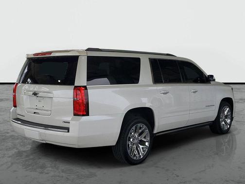 Iridescent Pearl Tricoat 2018 Chevrolet Suburban Premier