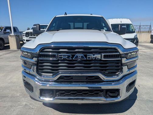 Bright White Clearcoat 2026 RAM 2500 Tradesman Crew Cab 4x4 6'4' Box