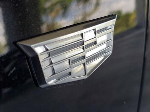Black Metallic 2025 Cadillac XT4 Premium Luxury
