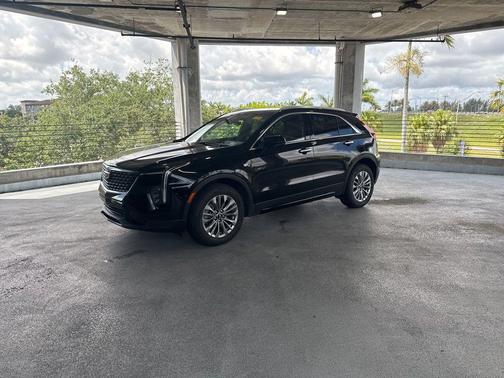 Stellar Black Metallic 2025 Cadillac XT4 Premium Luxury