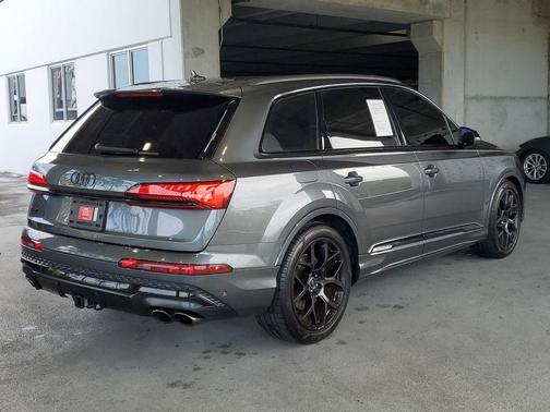 Daytona Gray Pearl Effect 2025 Audi SQ7 4.0T Premium Plus