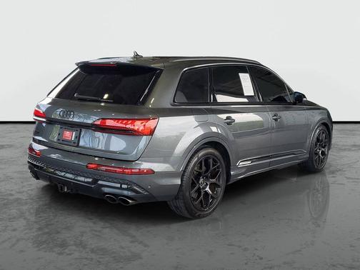 Daytona Gray Pearl Effect 2025 Audi SQ7 4.0T Premium Plus