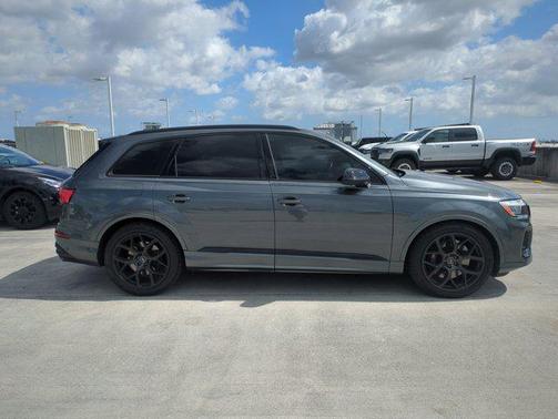 2025 Audi SQ7 4.0T Premium Plus