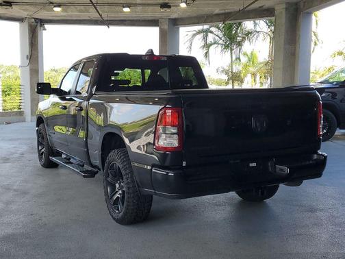 Diamond Black Crystal Pearlcoat 2022 RAM 1500 Big Horn/Lone Star