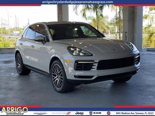 Quartzite Grey Metallic 2022 Porsche Cayenne Cayenne
