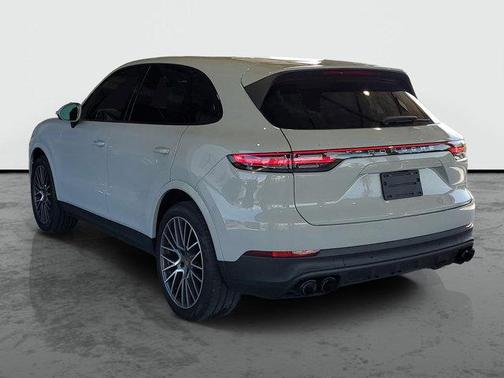 Quartzite Grey Metallic 2022 Porsche Cayenne Cayenne