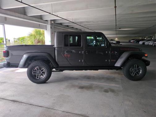 2025 Jeep Gladiator Mojave X