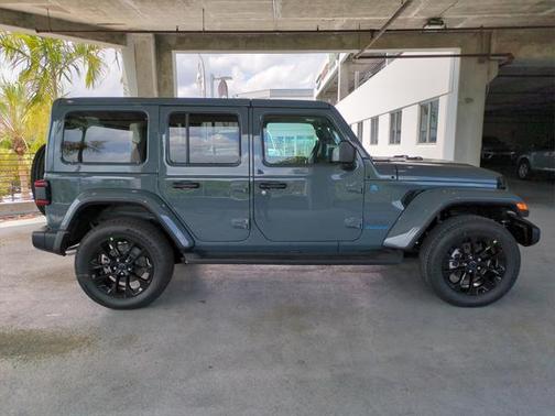 2025 Jeep Wrangler 4xe Sahara