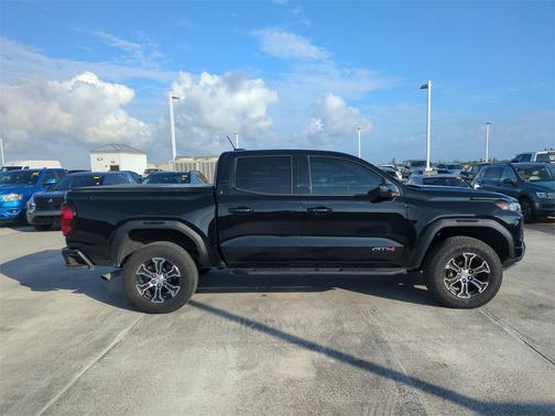 2023 GMC Canyon AT4
