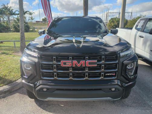 2023 GMC Canyon AT4
