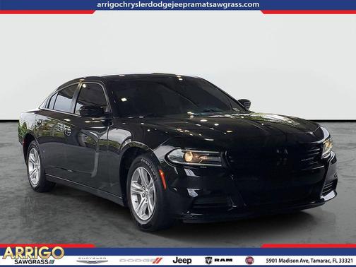 Pitch Black Clearcoat 2022 Dodge Charger SXT