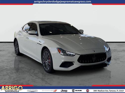 Bianco 2022 Maserati Ghibli Modena