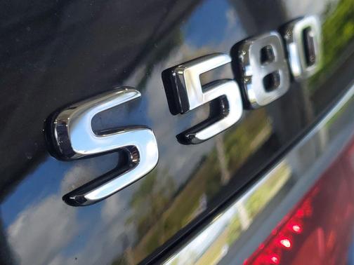 Black 2021 Mercedes-Benz S-Class 4MATIC