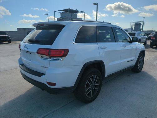 2020 Jeep Grand Cherokee Laredo