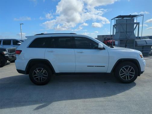 2020 Jeep Grand Cherokee Laredo