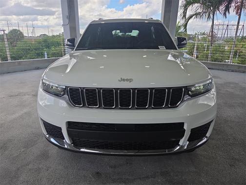 2025 Jeep Grand Cherokee L Laredo