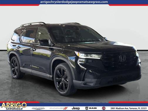 Crystal Black Pearl 2025 Honda Pilot Black Edition