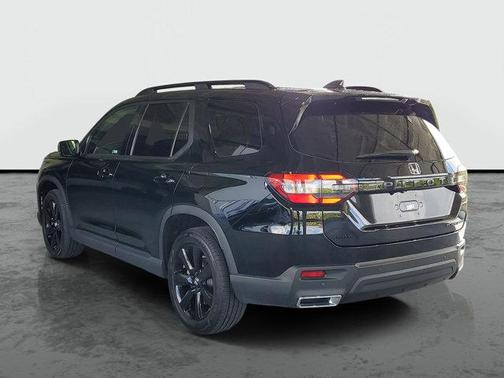 Crystal Black Pearl 2025 Honda Pilot Black Edition