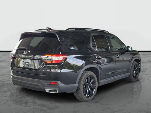 Crystal Black Pearl 2025 Honda Pilot Black Edition