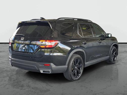 Crystal Black Pearl 2025 Honda Pilot Black Edition
