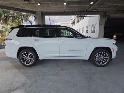 2025 Jeep Grand Cherokee L Summit Reserve