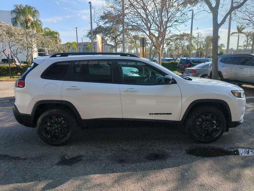 2023 Jeep Cherokee Altitude