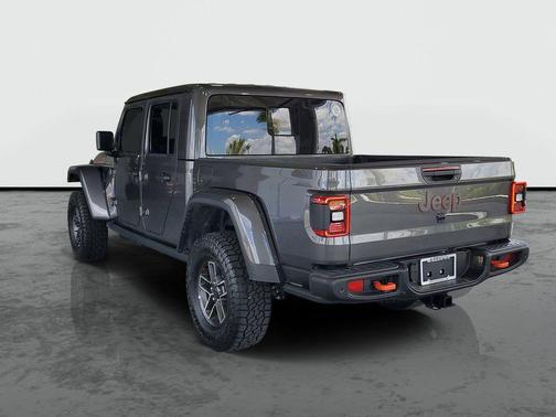 Granite Crystal Metallic Clearcoat 2026 Jeep Gladiator Mojave X 4x4