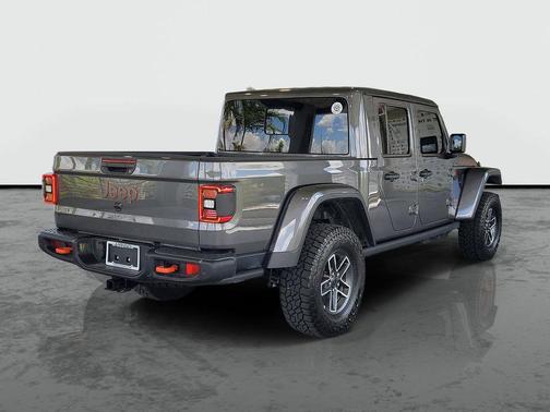 Granite Crystal Metallic Clearcoat 2026 Jeep Gladiator Mojave X 4x4