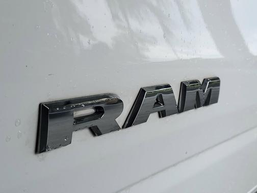 Bright White Clearcoat 2024 RAM 1500 Big Horn/Lone Star