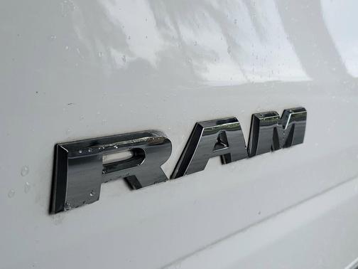 Bright White Clearcoat 2024 RAM 1500 Big Horn/Lone Star