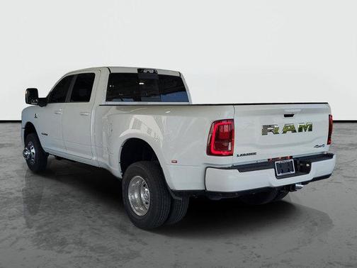 Bright White Clearcoat 2026 RAM 3500 Laramie Crew Cab 4x4 8' Box
