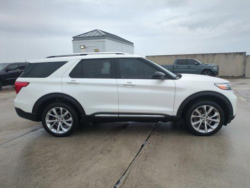 2022 Ford Explorer Platinum