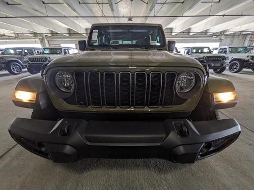 2025 Jeep Gladiator Nighthawk