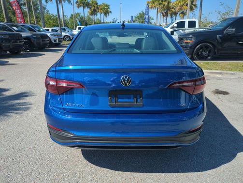 Pyrite Silver Metallic 2024 Volkswagen Jetta 1.5T SE