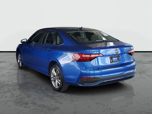 Pyrite Silver Metallic 2024 Volkswagen Jetta 1.5T SE